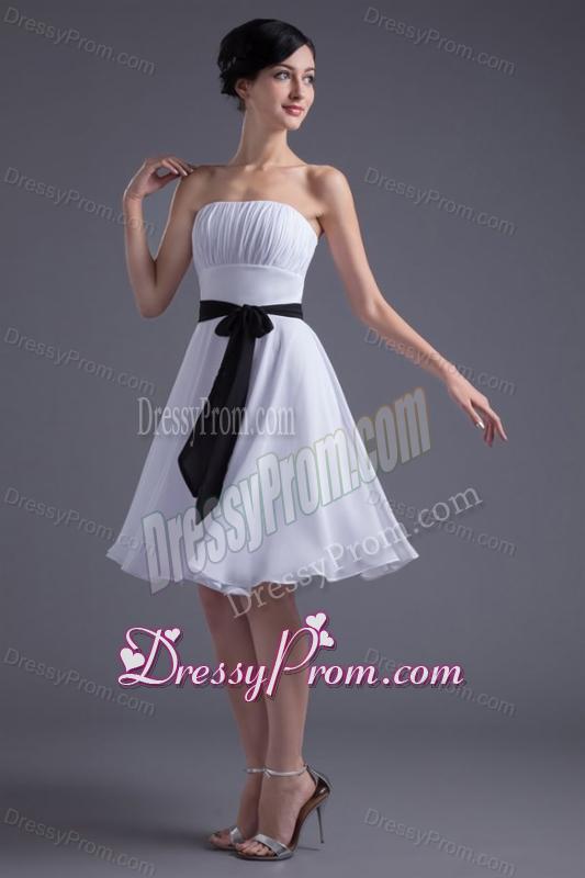 Elegant Empire Sash Knee-length White Chiffon Prom Dress with Strapless
