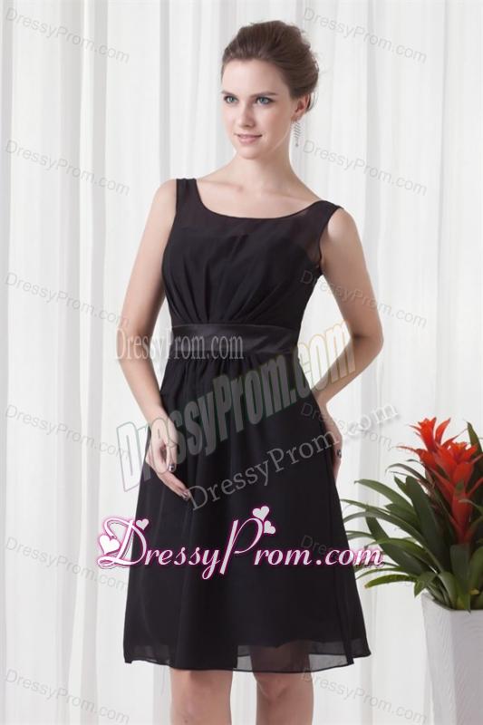 Empire Scoop Black Knee-length Ruching Chiffon Prom Dress