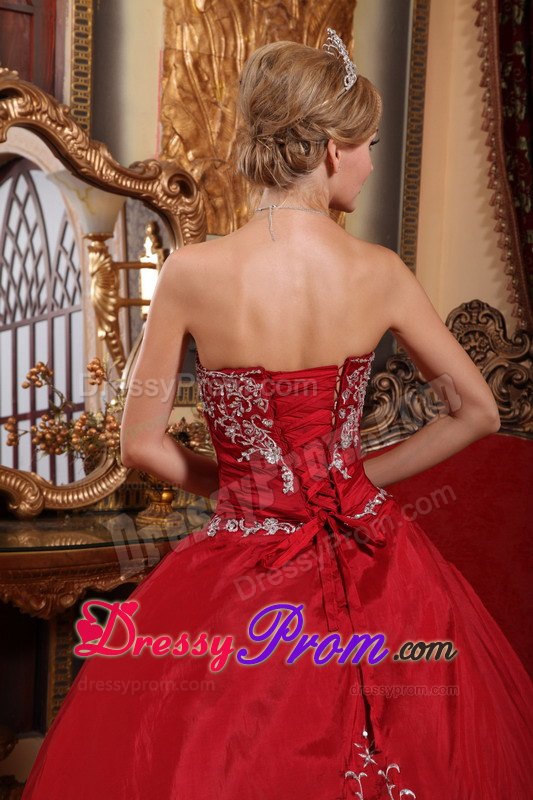 Embroidery Wine Red Strapless Floor-length Satin Dresses For 15