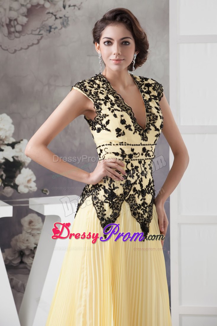 Court Train V-Neck Pleated Yellow Prom Dress with Appliques