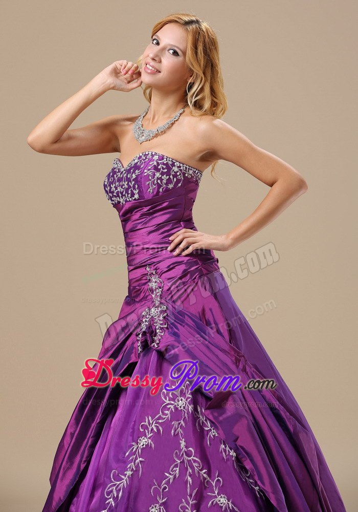 Sweetheart Dresses For Quinceaneras with Appliques and Ruche