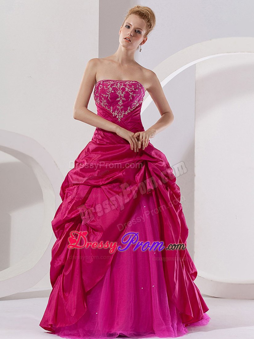 Embroidery A-line Strapless Quinceanera Dresses in Fuchsia