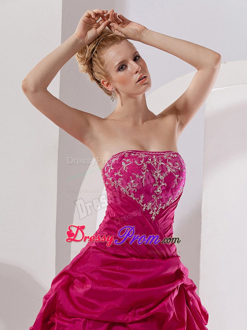 Embroidery A-line Strapless Quinceanera Dresses in Fuchsia