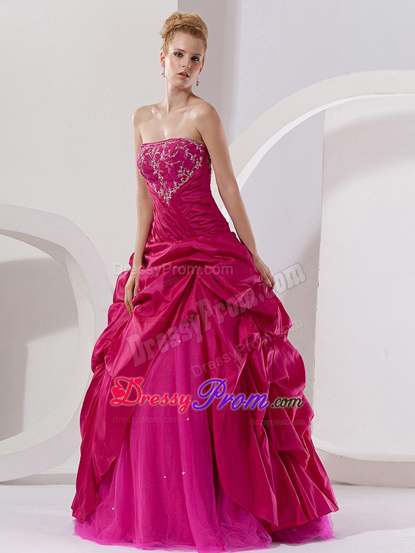 Embroidery A-line Strapless Quinceanera Dresses in Fuchsia