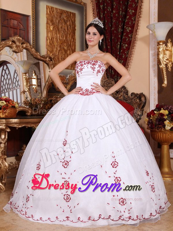 White Ball Gown Strapless Embroidery Dresses For 15 in Halifax