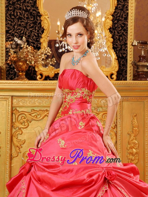 Ruched Strapless Beading and Appliques Red Taffeta Quinceanera Dress