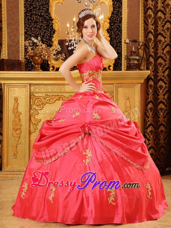 Ruched Strapless Beading and Appliques Red Taffeta Quinceanera Dress