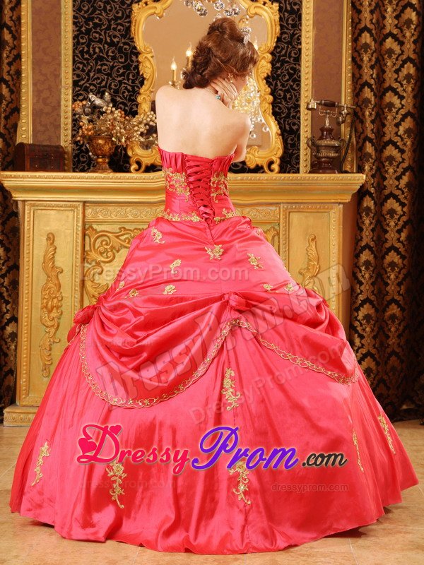 Ruched Strapless Beading and Appliques Red Taffeta Quinceanera Dress