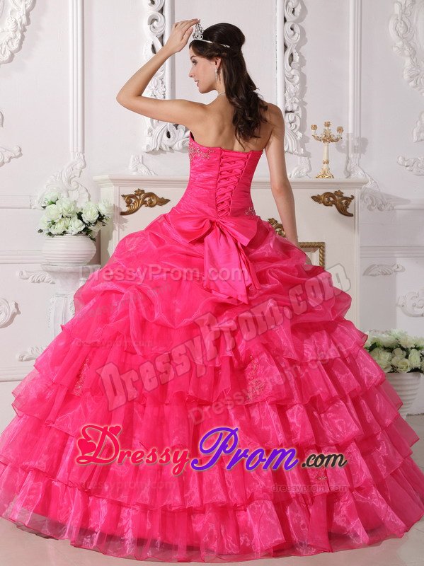 Ruches Appliques Decoration Quinceanera Gowns Strapless with Ruffles