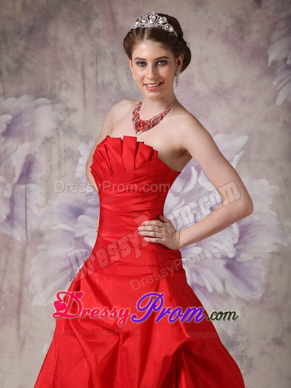 Red A-line Sweetheart Prom Gown Dress with Appliques and Ruches