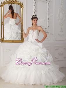 2016 Exclusive Beading Sweetheart Quinceanera Gowns in White