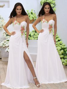 Fitting White Column/Sheath Sweetheart Sleeveless Elastic Woven Satin Floor Length Zipper Appliques and Ruching Prom Evening Gown
