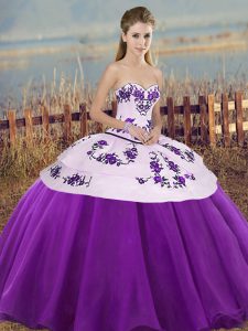 Luxury Sweetheart Sleeveless Quinceanera Dresses Floor Length Embroidery and Bowknot White And Purple Tulle