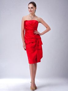 Knee-length Strapless Red Satin Prom Dress in County Durham