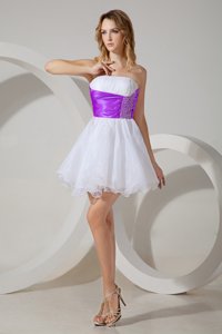 Custom Designed Strapless Sleeveless Zipper Vestidos de Damas White And Purple Organza