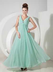 Apple Green V-neck Prom / Evening Dress Decorated Ruching