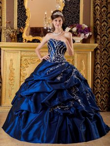 Affordable Pick Ups Appliqued Navy Blue Quinceanera Dress