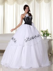 the Brand New Black and White Quinceanera Gowns with Embroidery