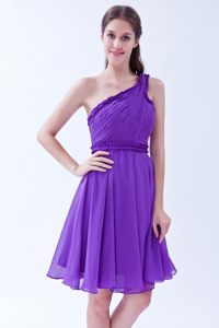 Knee-length Purple One Shoulder Chiffon Dama Dress in Limoges