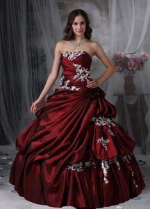 Wine Red Taffeta Quinces Dresses with Appliques and Pick ups