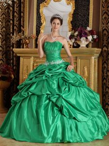 Spring Green Ruched Taffeta Quinceanera Dresses with Appliques